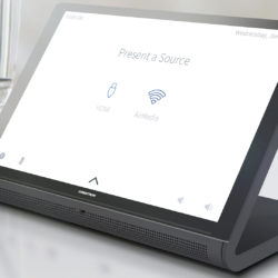 Les nouveaux écrans tactiles de la série 70 de Crestron, idéal pour les entreprises © DR
