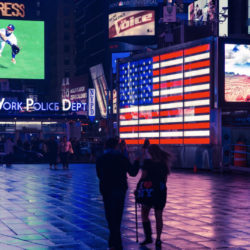 Pas d’écrans noirs pour Cenareo ! © Photo by Alex Eckermann on Unsplash