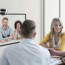 La CAM130 d’AVer idéale pour des visioconférences fluides avec éclairage intégré © DR