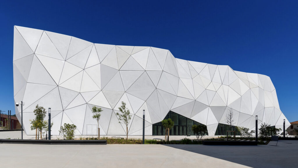 La technologie FLEXOUND Augmented Audio au cœur du nouveau multiplex cannois Cineum © DR