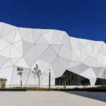 La technologie FLEXOUND Augmented Audio au cœur du nouveau multiplex cannois Cineum © DR