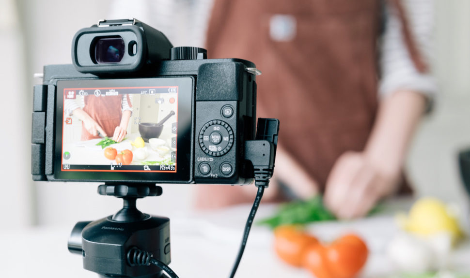 Lumix G100, les vloggers en rêvaient ! © DR